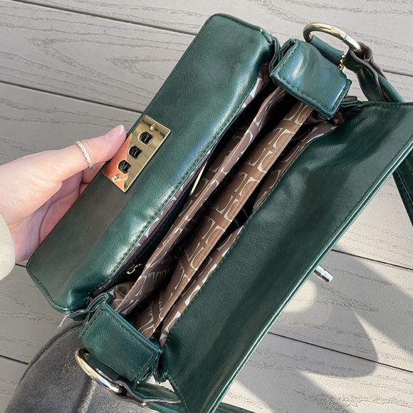 SOLD ON VINTED | Vintage Liz Claiborne Forest Green Shoulder Bag - Picture 13 of 15